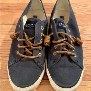 Sperry Women’s Seacoast Canvas Sneaker
